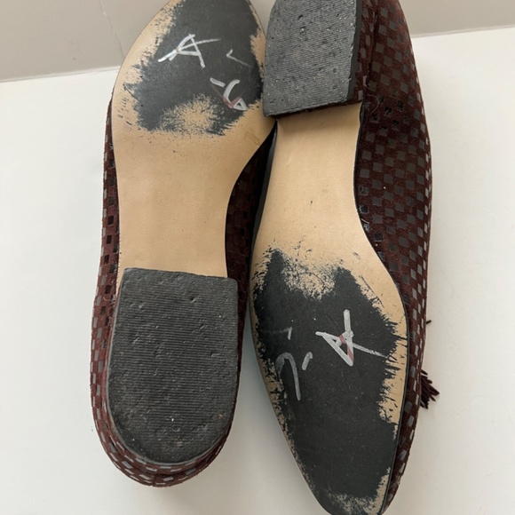 MAGDESIANS SHOES - BROWN CHECKERS TASSELS- 3/4" HEEL PUMPS - SIZE: 8 1… - Picture 5 of 9